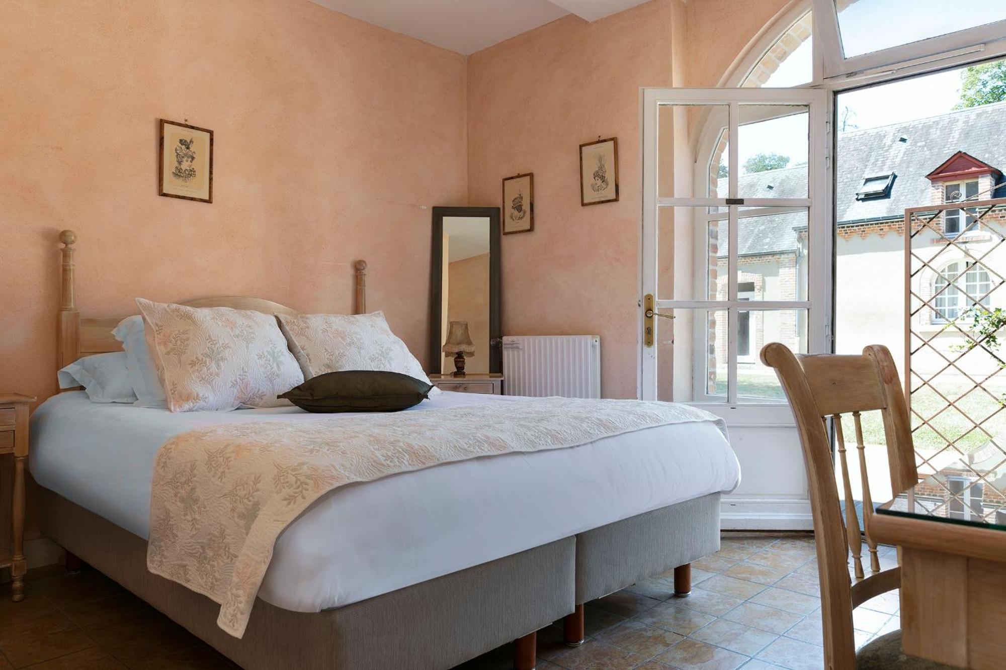 Hostellerie Du Chateau Les Muids La Ferté-Saint-Aubin Exteriér fotografie